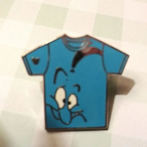 4/$20❤️🎉 Aladdin tee pin - Picture 1 of 1